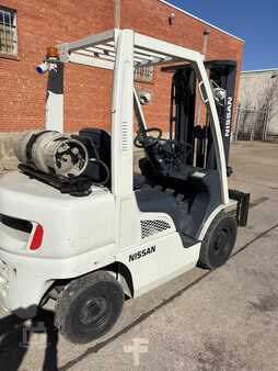 Carretilla elevadora diésel 2016  Nissan MU1F2A25LV (3)