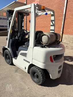 Carretilla elevadora diésel 2016  Nissan MU1F2A25LV (9)