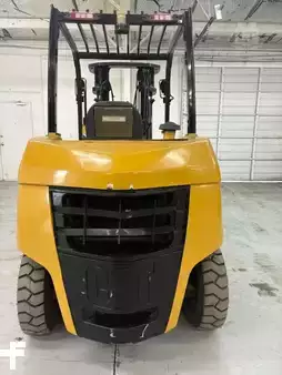Diesel Forklifts - CAT Lift Trucks PD8000 (12)