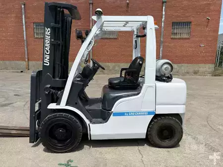 Propane Forklifts 2018  Unicarriers PF60 (1)