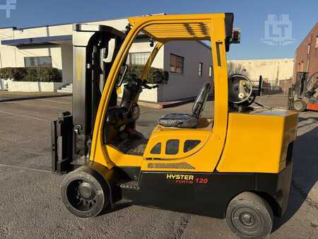 Propane Forklifts 2020  Hyster S120FT (1)