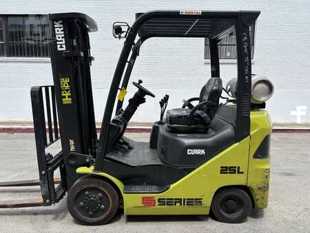 Propane Forklifts 2021  Clark S25CL (1)