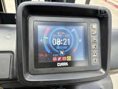 Propane Forklifts 2021  Clark S25CL (11)