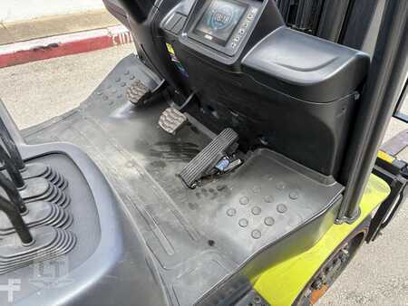 Propane Forklifts 2021  Clark S25CL (14)