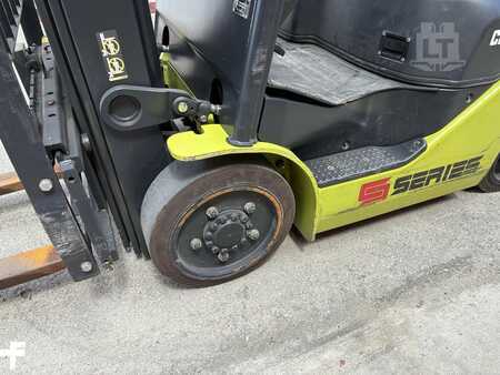 Propane Forklifts 2021  Clark S25CL (16)