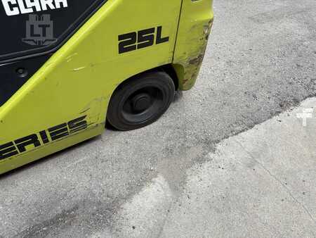 Propane Forklifts 2021  Clark S25CL (17)