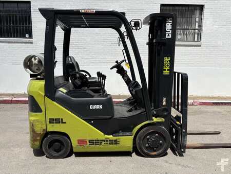 Propane Forklifts 2021  Clark S25CL (2)