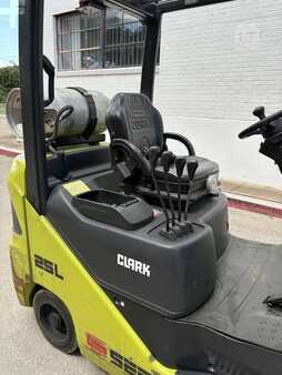 Propane Forklifts 2021  Clark S25CL (5)