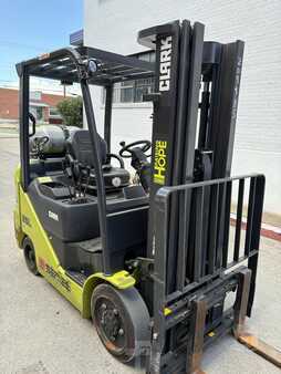 Propane Forklifts 2021  Clark S25CL (6)