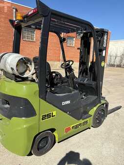 Nestekaasutrukki 2018  Clark S25CL (4)