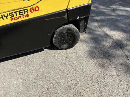 Propane Forklifts 2010  Hyster S60FT (13)