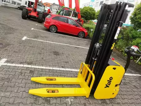 Ruční vysokozdvižný vozík 2003  Yale MS 14 IL (1)