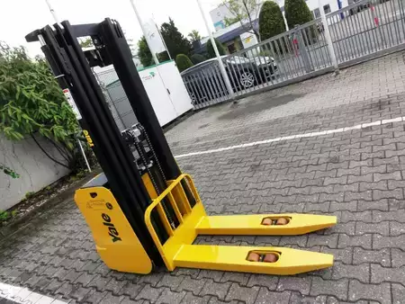 Ruční vysokozdvižný vozík 2003  Yale MS 14 IL (2)