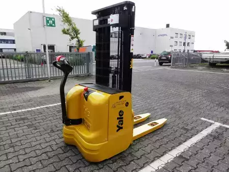 Ruční vysokozdvižný vozík 2003  Yale MS 14 IL (3)