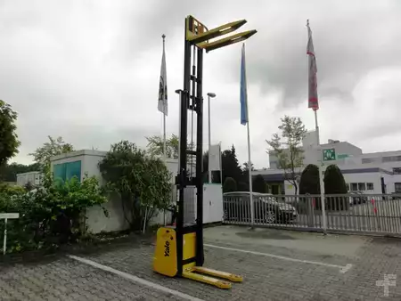 Ruční vysokozdvižný vozík 2003  Yale MS 14 IL (9)