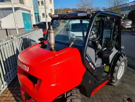 Terénní vysokozdvižný vozík 2021  Manitou MC 25-4 ST5B S1 Buggy (4)