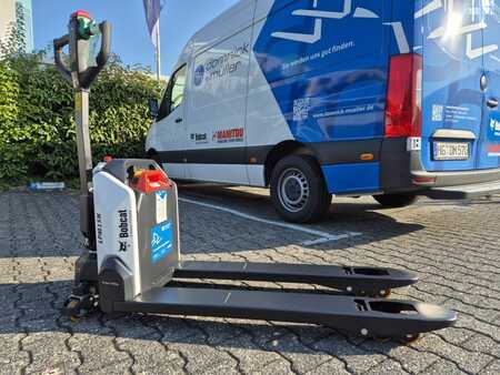 Electric Pallet Trucks 2024  Bobcat LPM15N-7 (1)