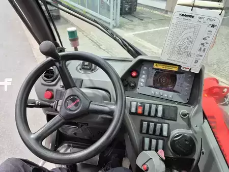 Teleskoptruck rundsving 2017  Manitou MRT 2150 Privilege Tüv S2 (4)