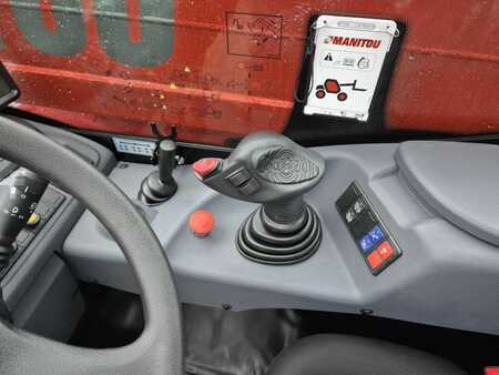 Wózki teleskopowe sztywne 2025  Manitou MT 930 H (9)