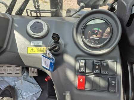Ruwterreinheftrucks 2020  Manitou MC 30-4 ST3A S1 (10)