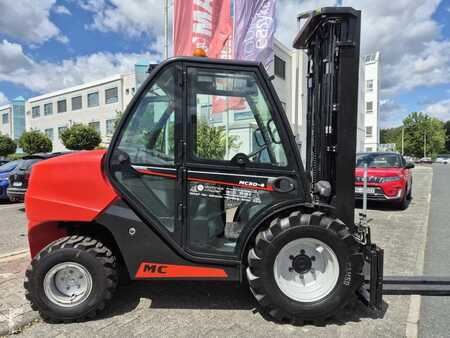 Ruwterreinheftrucks 2020  Manitou MC 30-4 ST3A S1 (2)