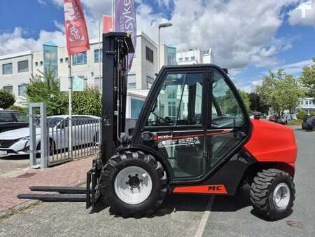 Ruwterreinheftrucks 2020  Manitou MC 30-4 ST3A S1 (6)