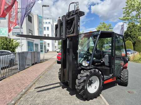 Ruwterreinheftrucks 2020  Manitou MC 30-4 ST3A S1 (8)