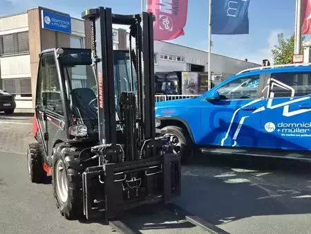Terénní vysokozdvižný vozík 2023  Manitou MC 30-4 ST3A S1 (2)