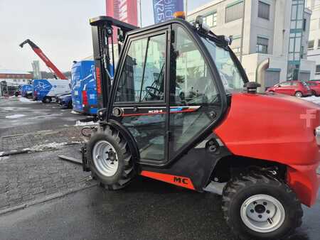 Geländestapler  Manitou MC 25-4 ST5B S1 (10)