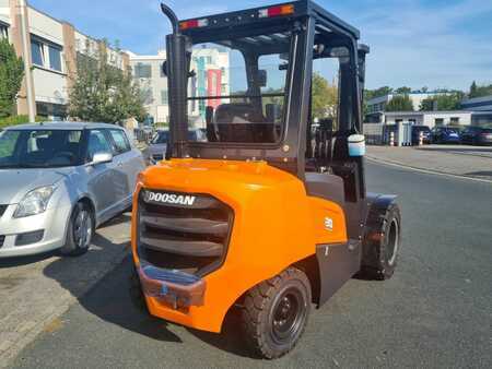 Empilhador diesel 2022  Doosan D30NXP mit Zwillingsbereifung (8)