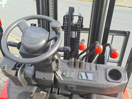 Wózki gazowe 2022  Manitou MI 35 Gas Triplex (8)