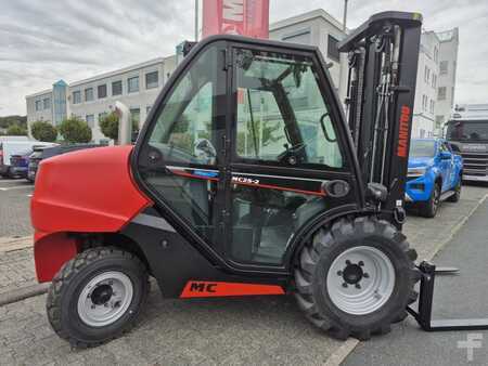 Geländestapler  Manitou MC 25-4 ST5B S1 (1)