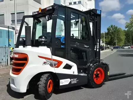 Dieselový VZV 2025  Bobcat D35C-9 (1)