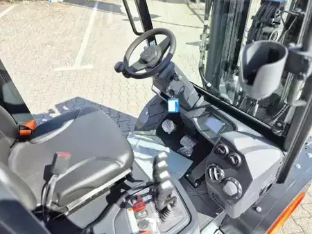 Dieselový VZV 2025  Bobcat D35C-9 (7)