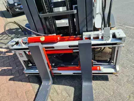 Elektro 4 Rad 2023  Still RX 60-50 Triplex 4700 (5)