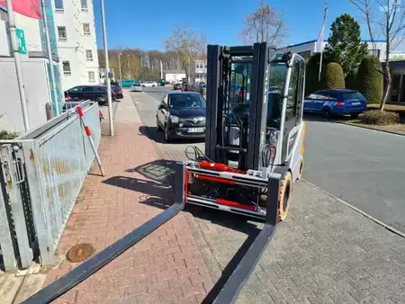 Elektro 4 Rad 2023  Still RX 60-50 Triplex 4700 (8)