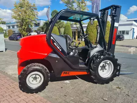 Geländestapler  Manitou MC 18.4 Stage3B (7)