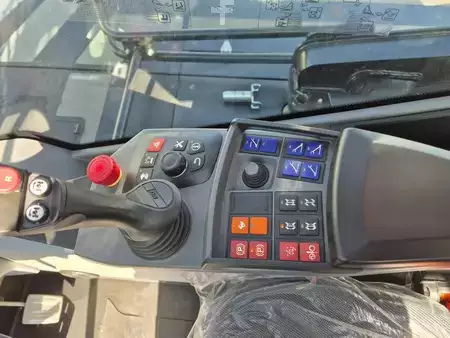 Sollevatori telescopici rotativi  Manitou MRT 2660 E OXYGEN (9)