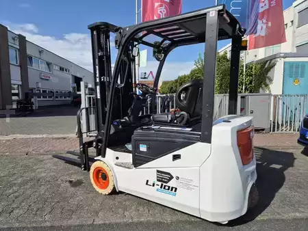 Eléctrica de 3 ruedas 2026  Bobcat B 20 NT (3)
