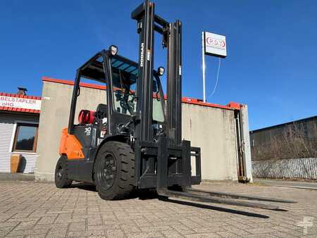 Nestekaasutrukki 2022  Doosan G30E-7 (2)