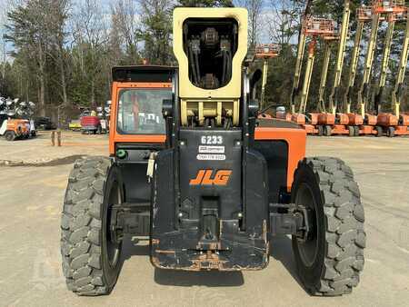 JLG 1055