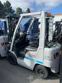 Propane Forklifts 2014  Unicarriers PF35 (1)