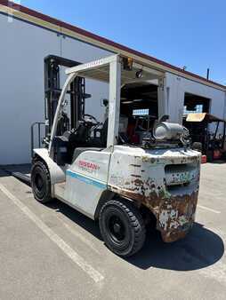 Propane Forklifts 2013  Unicarriers PF80LP (2)