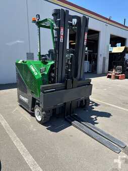 Carretilla elevadora GLP 2025  Combilift T2393 (1)