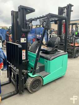 3 Wheels Electric 2015  Mitsubishi FB16PNT (1)