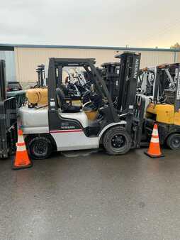 Propane Forklifts 2011  Nissan PF60 (1)