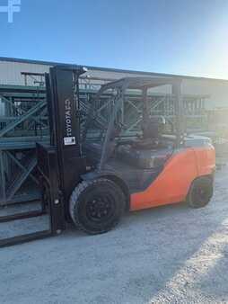 Propane Forklifts 2019  Toyota 8FG45U (1)