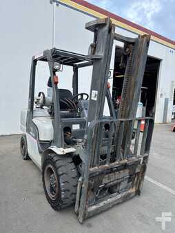 Carretilla elevadora GLP 2004  Nissan MUGL02A35LV (1)