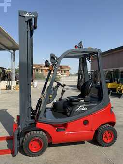 Empilhador diesel 2014  Linde H18D (1)