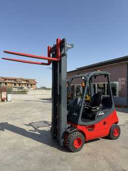 Empilhador diesel 2014  Linde H18D (2)